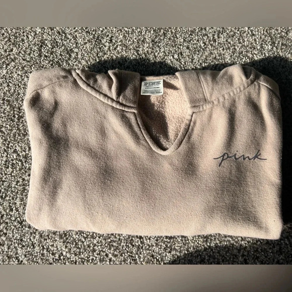 Pink cropped hoodie - Picture 2 of 5